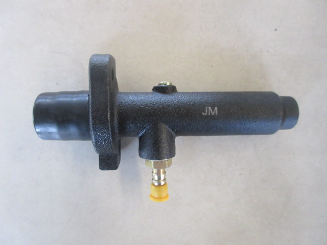 Цилиндр главный сцепления XS142Jориг